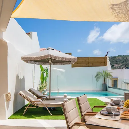 Soliva Villa, A Modern Hideaway, By Thinkvilla Villa Gonia